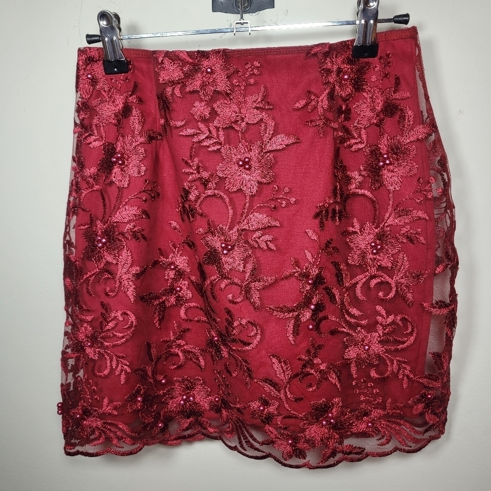 Lucy in the Sky Merlot Bel-air Pearl Lace Embroidered Beaded Floral Mini Skirt S